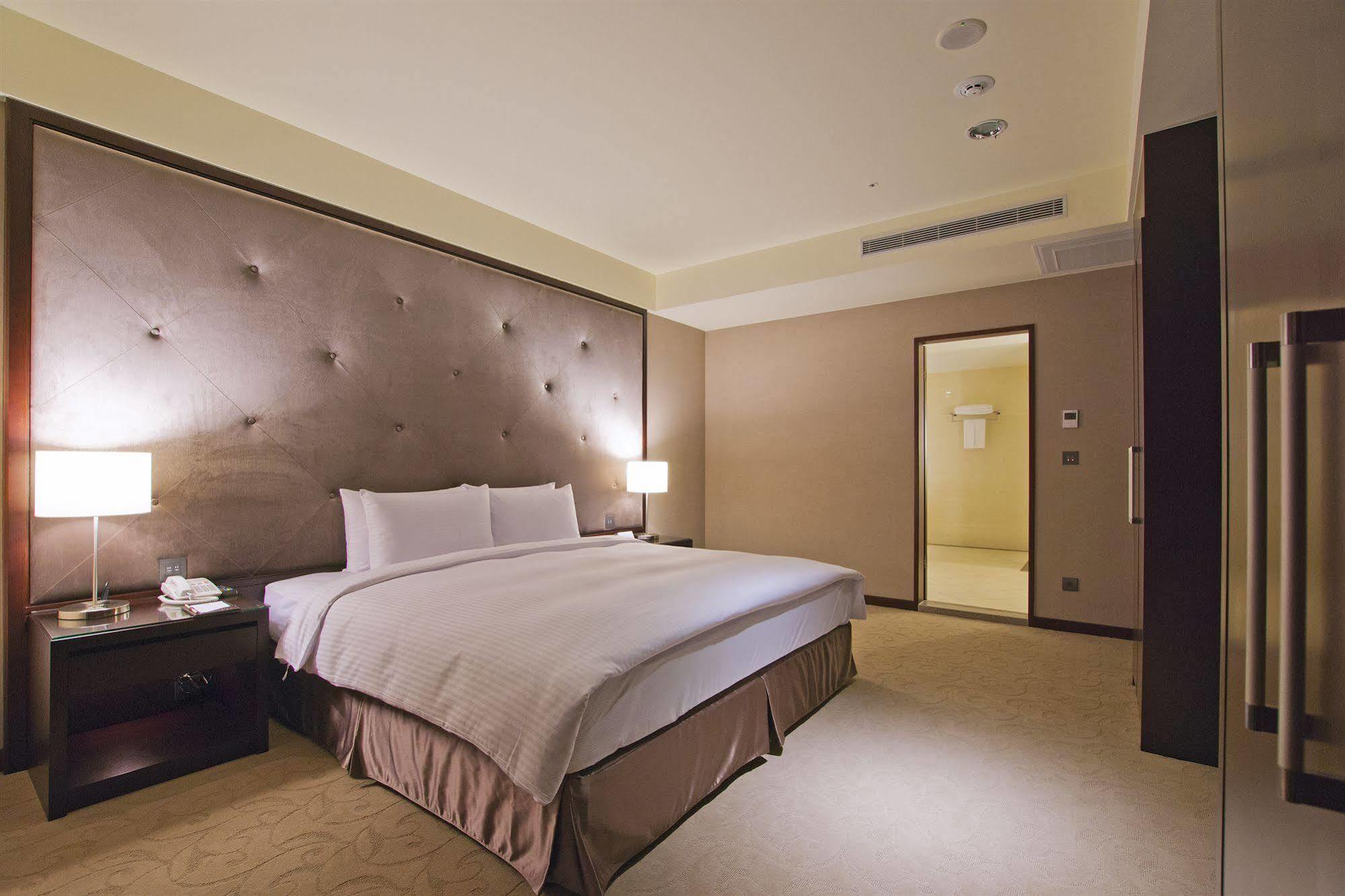 Lailai Hotel Taichung Dış mekan fotoğraf